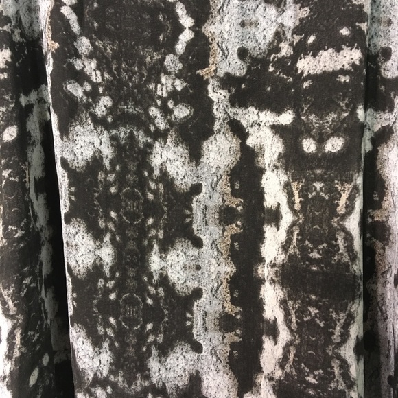 NWT H&M asymmetrical Flowy grunge style tank Sz 4 - Picture 4 of 5